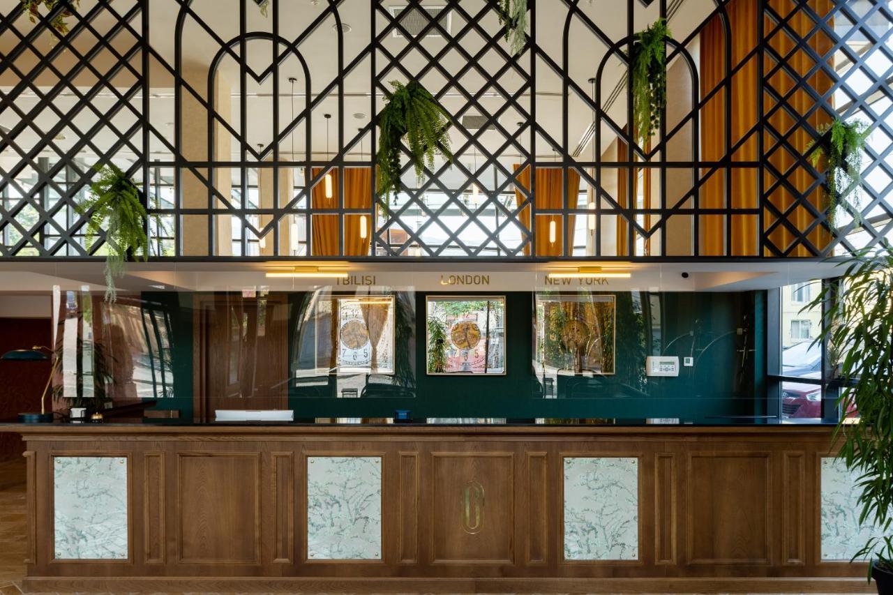 Biography Design Tbilisi Hotel Buitenkant foto