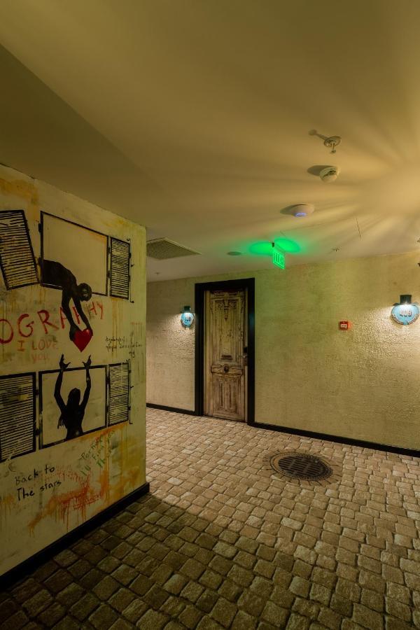 Biography Design Tbilisi Hotel Buitenkant foto