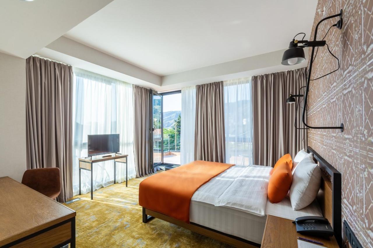 Biography Design Tbilisi Hotel Buitenkant foto