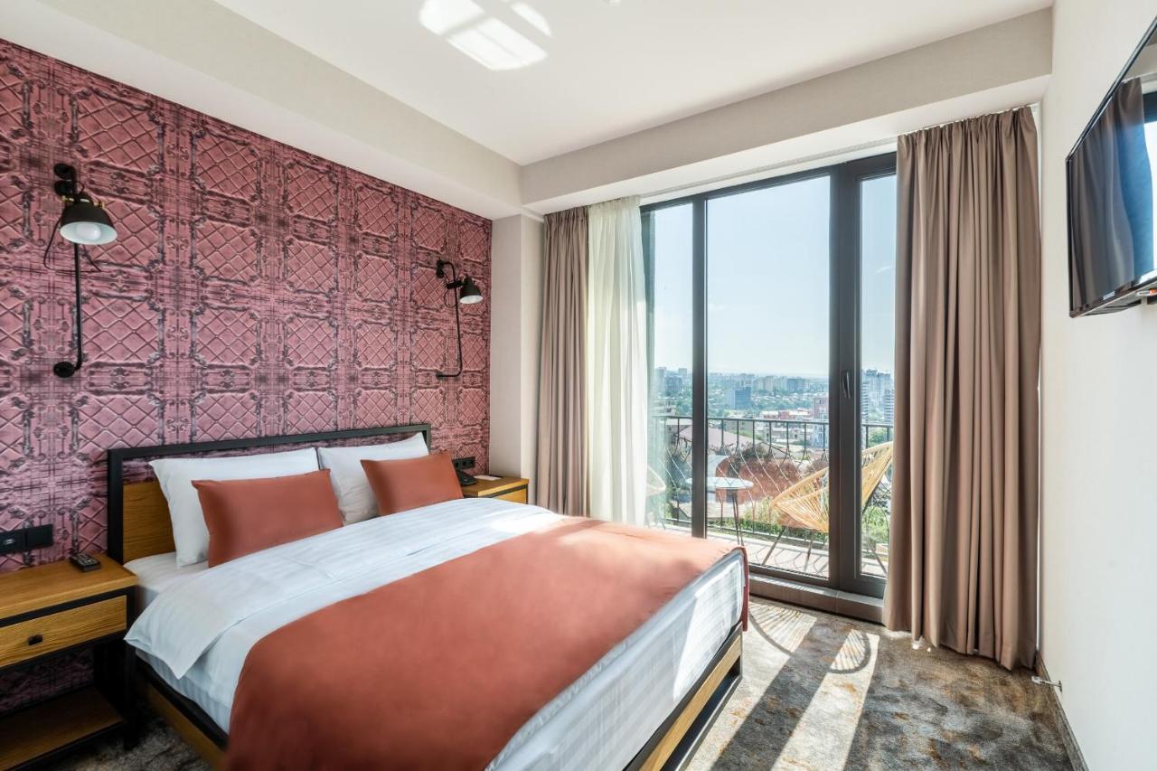 Biography Design Tbilisi Hotel Buitenkant foto