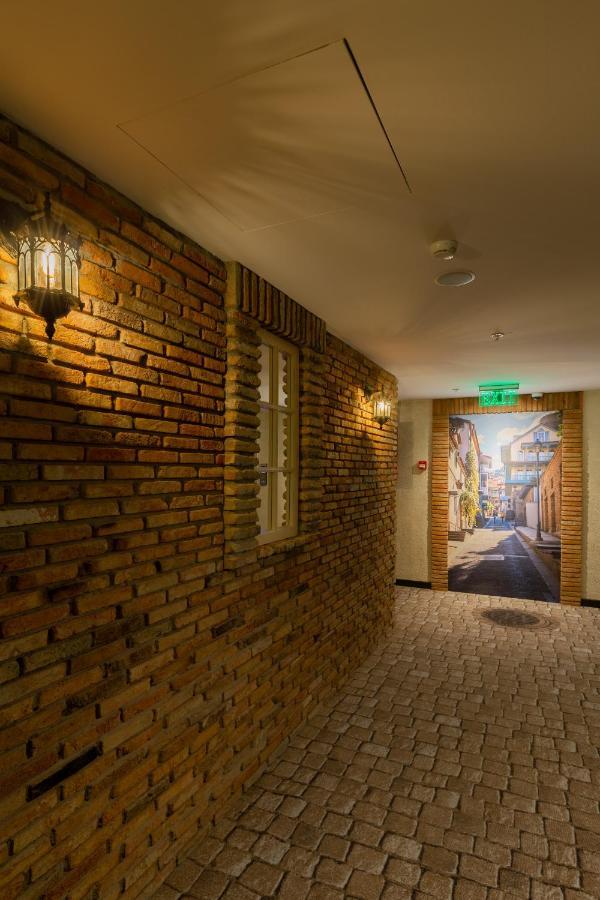 Biography Design Tbilisi Hotel Buitenkant foto