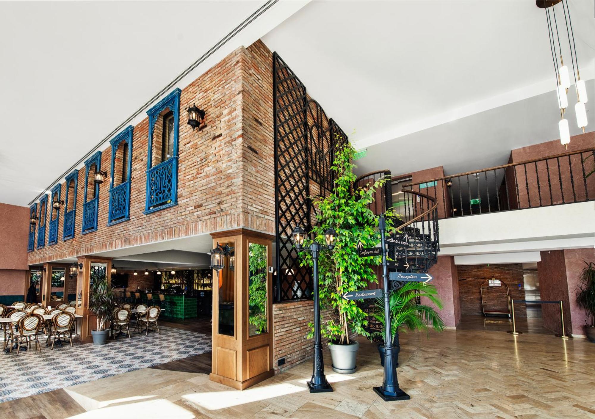 Biography Design Tbilisi Hotel Buitenkant foto